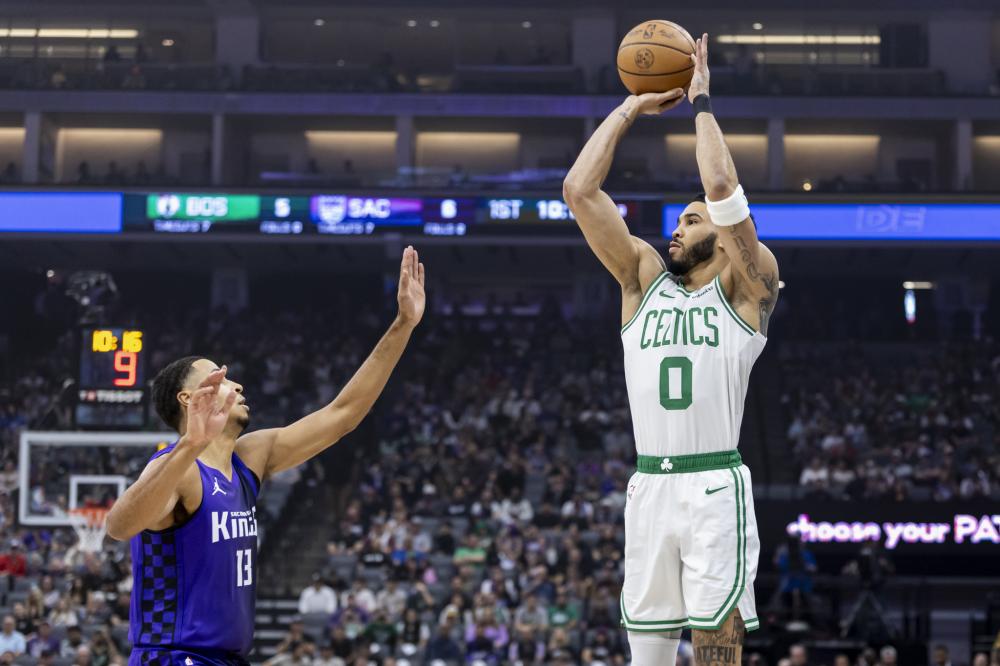 她以稳健的 她以稳健的