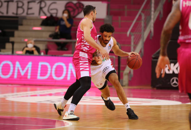 [图]詹姆斯24+11浓眉缺阵 狂胜送奇才16连败.